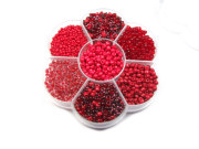 Perlen Box 'Rocailles Blume Rot'