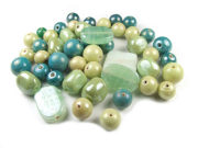 Perlenmix mit Lüster, grün