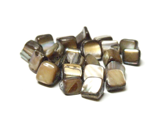 Muschelperlen, Nuggets, grau