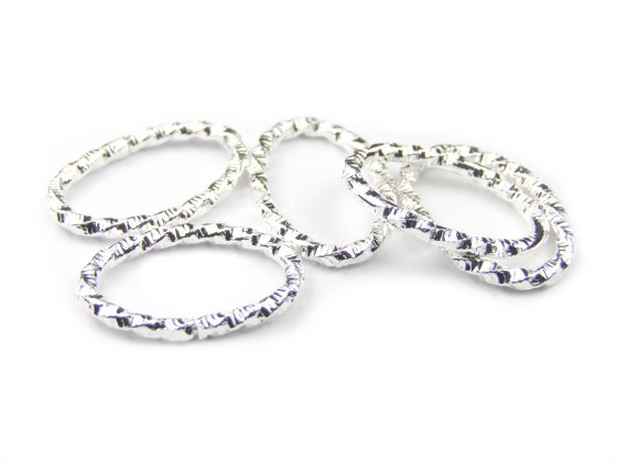 Binderinge 'Kizzy', 18x12 mm, versilbert, gedreht