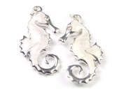 Emailleschmuck, Seepferdchen, 38x13 mm, wei�