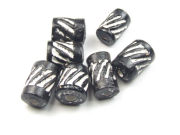 Tonperle 'Jingala Tanda', 7x6 mm, schwarz-weiß