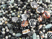 Bastelperlen f�deln