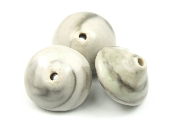 Perlen aus Porzellan, 19x12 mm, creme