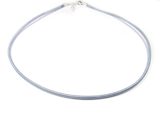Ketten, mit Seide bespannt, 46 cm, grau